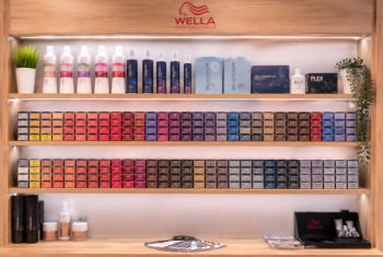 Mixecke mit Farben und Tönungen von Wella Professionals